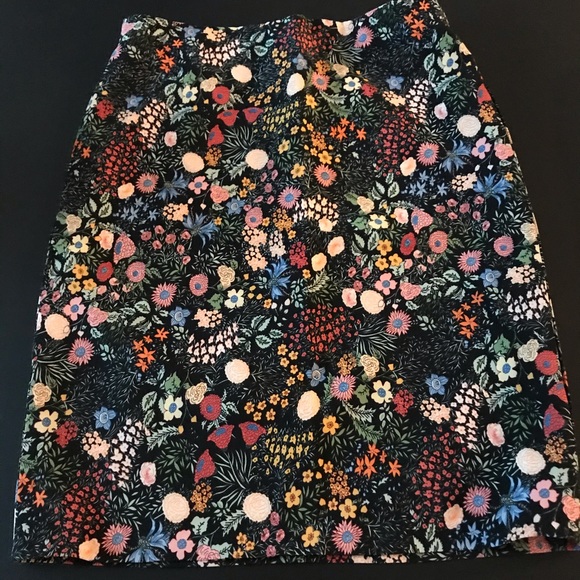Philosophy Dresses & Skirts - Philosophy skinny skirt multi-print